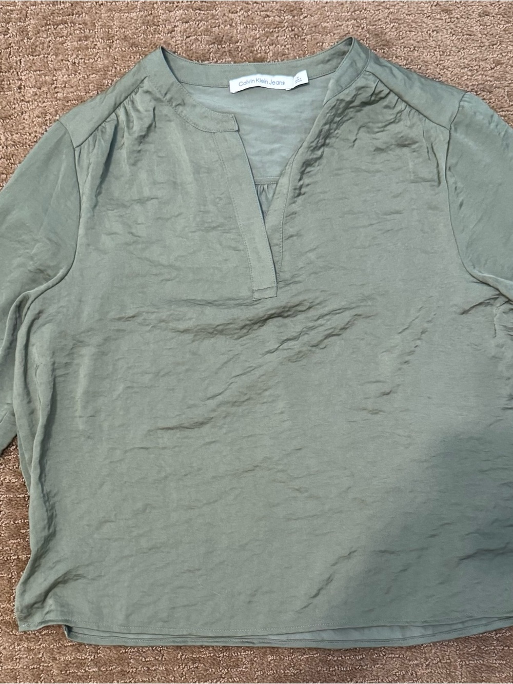 Calvin Klein Jeans Women’s Medium Olive Green Blouse Long Sleeve NWT Split Neck